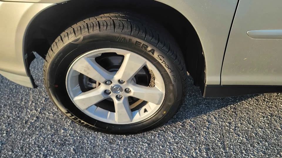 2004 Lexus RX 2nd Gen - Image 9 of 17