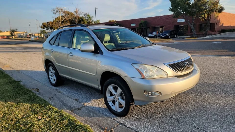 2004 Lexus RX 2nd Gen - Image 6 of 17