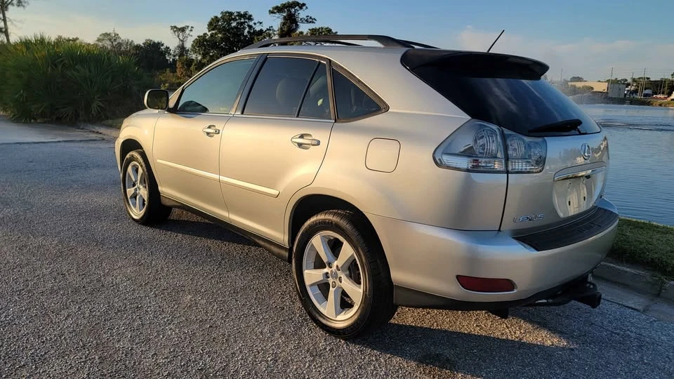2004 Lexus RX 2nd Gen - Image 3 of 17