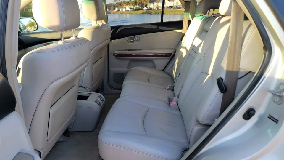 2004 Lexus RX 2nd Gen - Image 11 of 17
