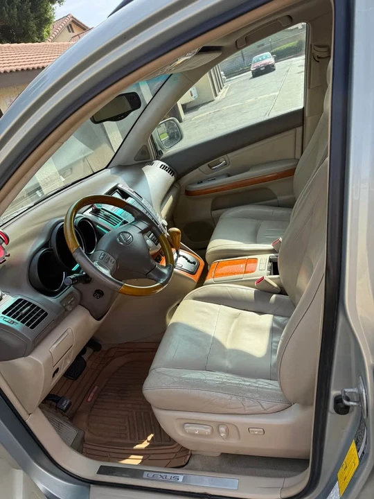 2004 Lexus RX 2nd Gen - Image 7 of 9