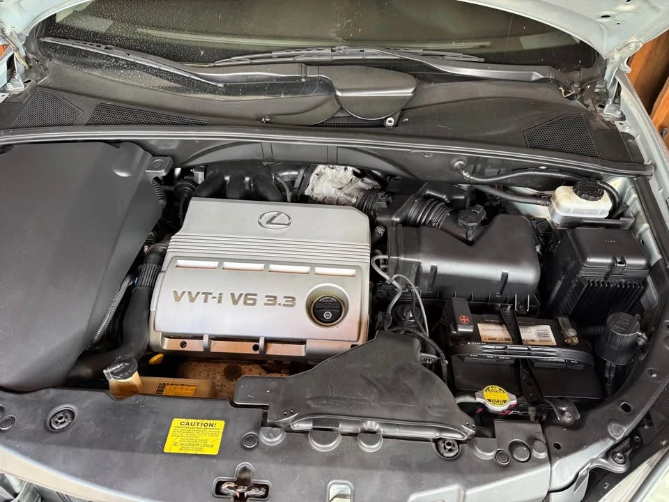 2004 Lexus RX 2nd Gen - Image 5 of 9