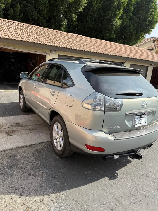 2004 Lexus RX 2nd Gen - Image 2 of 9