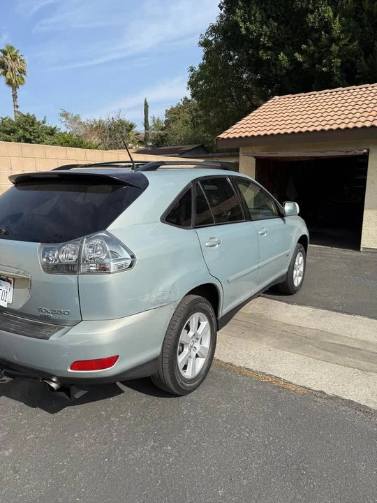 2004 Lexus RX 2nd Gen - Image 3 of 9