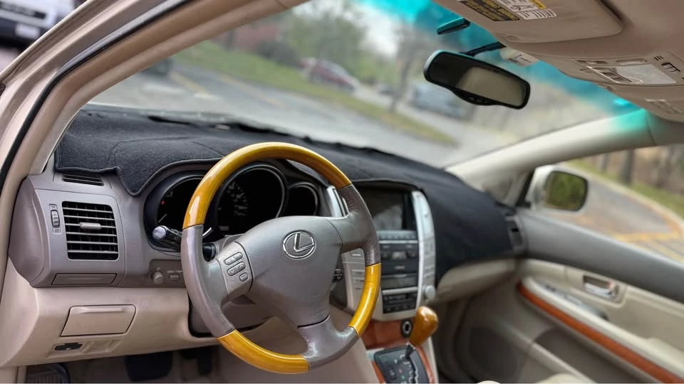 2004 Lexus RX 2nd Gen - Image 7 of 15