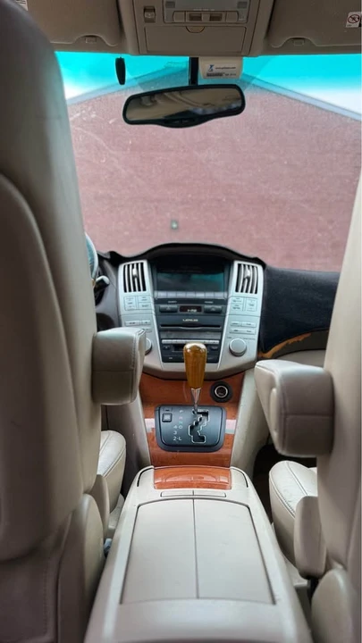 2004 Lexus RX 2nd Gen - Image 5 of 15