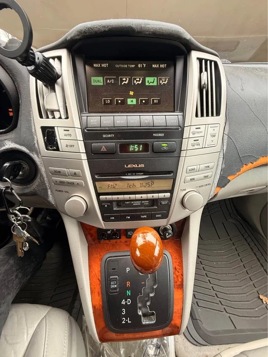2004 Lexus RX 2nd Gen - Image 6 of 9
