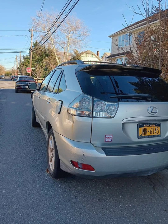 2004 Lexus RX 2nd Gen - Image 3 of 3