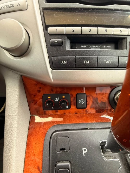 2004 Lexus RX 2nd Gen - Image 7 of 9