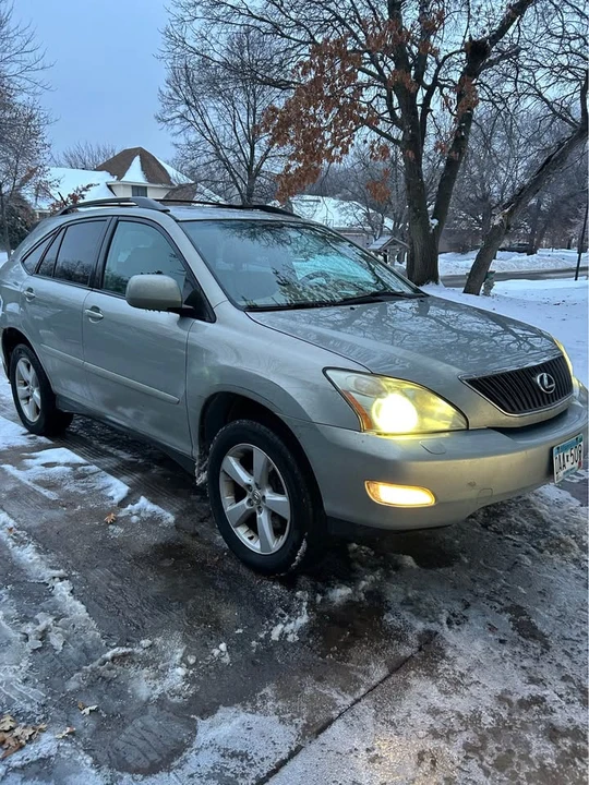 2004 Lexus RX 2nd Gen - Image 5 of 9
