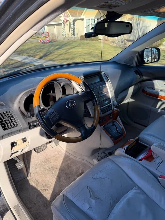 2004 Lexus RX 2nd Gen - Image 13 of 15