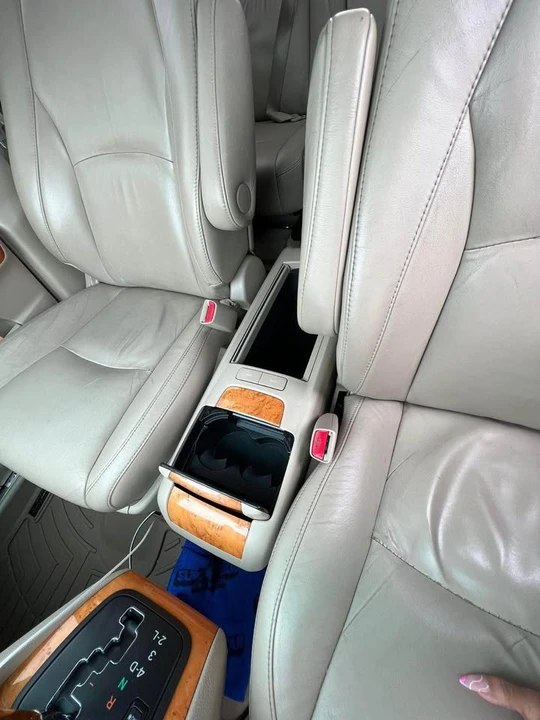 2004 Lexus RX 2nd Gen - Image 8 of 15