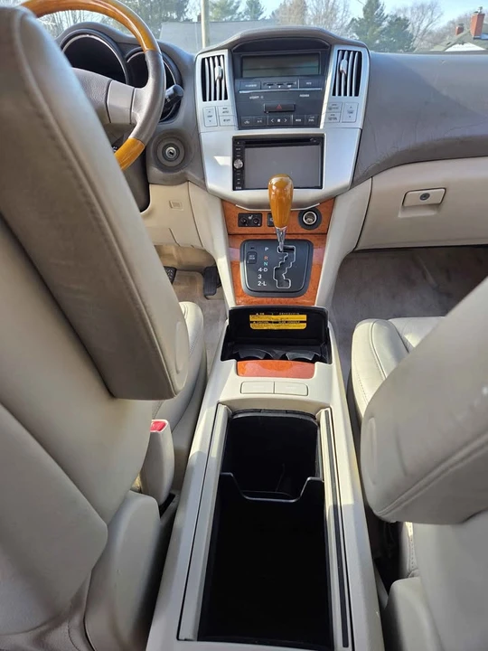 2004 Lexus RX 2nd Gen - Image 4 of 12