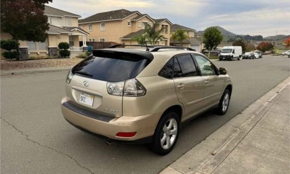 2004 Lexus RX 2nd Gen - Image 2 of 5