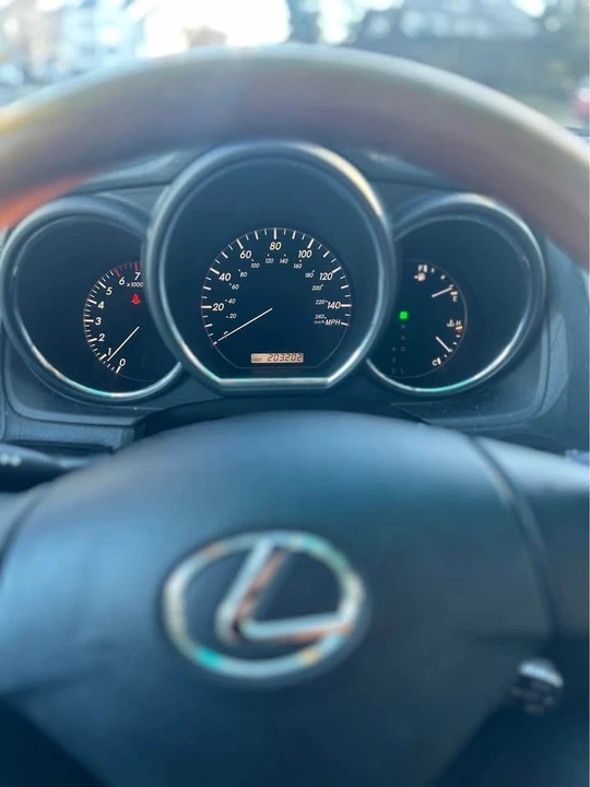 2004 Lexus RX 2nd Gen - Image 11 of 15