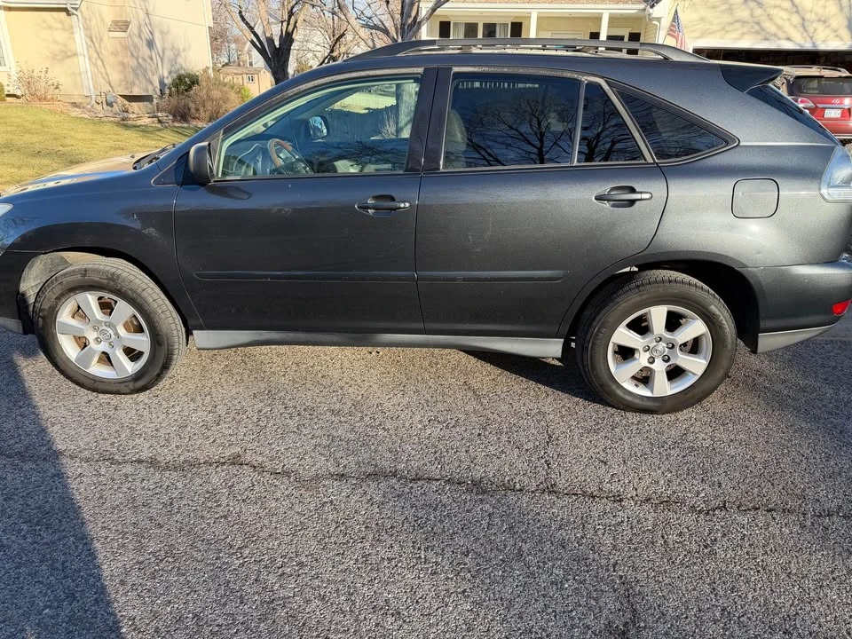 2004 Lexus RX 2nd Gen - Image 5 of 15