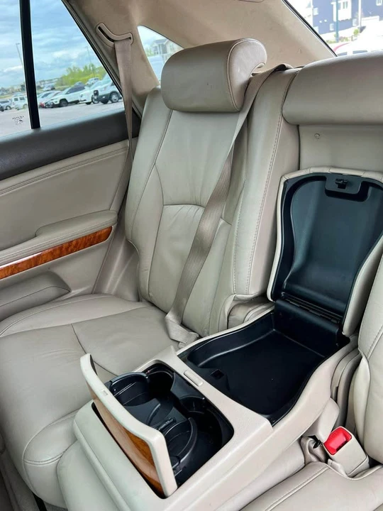 2004 Lexus RX 2nd Gen - Image 9 of 15