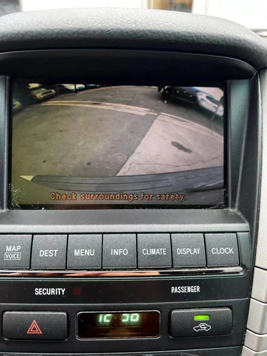 2004 Lexus RX 2nd Gen - Image 11 of 13