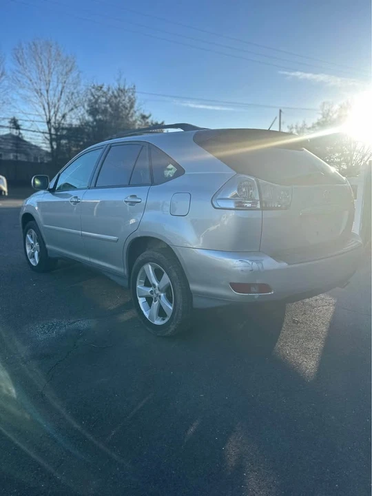 2004 Lexus RX 2nd Gen - Image 3 of 15