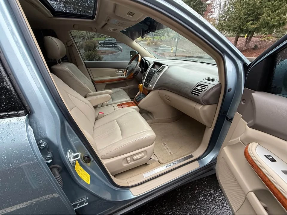 2004 Lexus RX 2nd Gen - Image 15 of 18