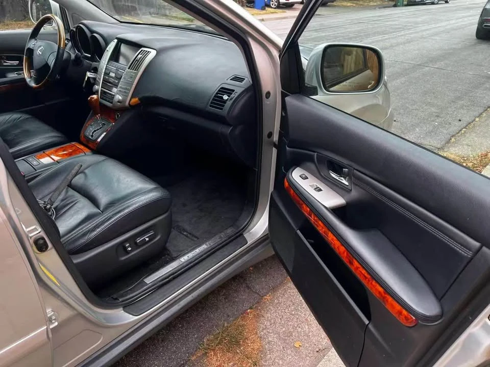 2004 Lexus RX 2nd Gen - Image 8 of 13
