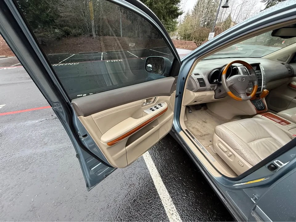 2004 Lexus RX 2nd Gen - Image 8 of 18