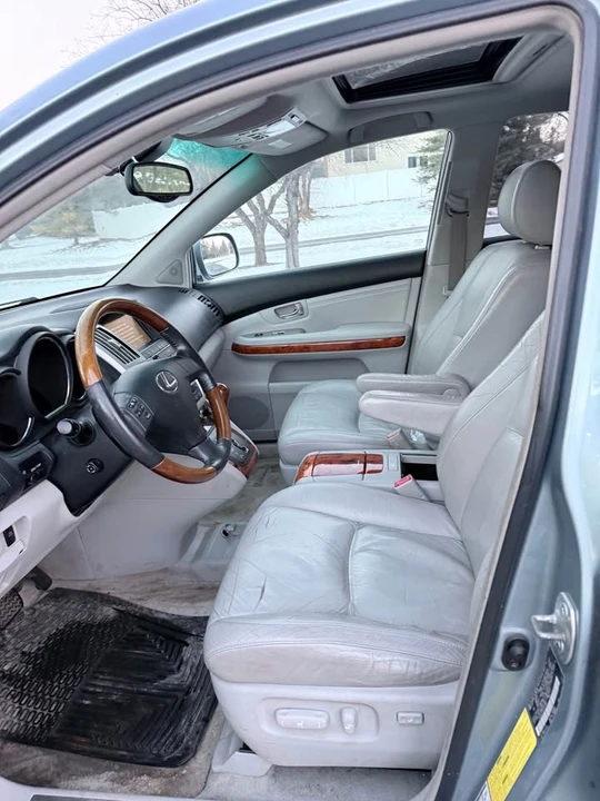 2004 Lexus RX 2nd Gen - Image 6 of 12