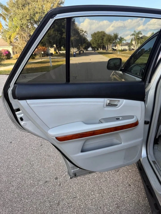 2004 Lexus RX 2nd Gen - Image 13 of 19