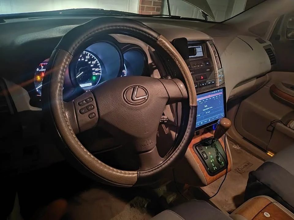 2004 Lexus RX 2nd Gen - Image 9 of 12