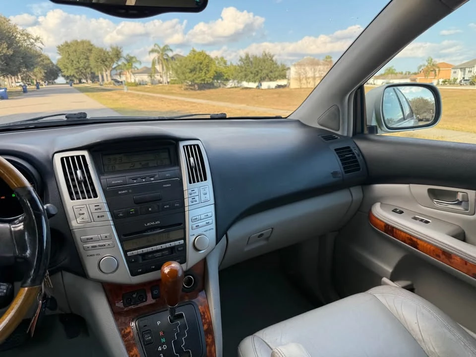 2004 Lexus RX 2nd Gen - Image 18 of 19