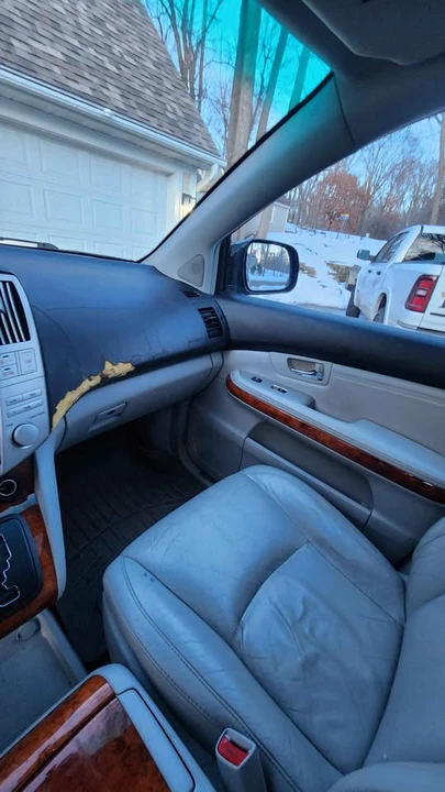 2004 Lexus RX 2nd Gen - Image 17 of 20
