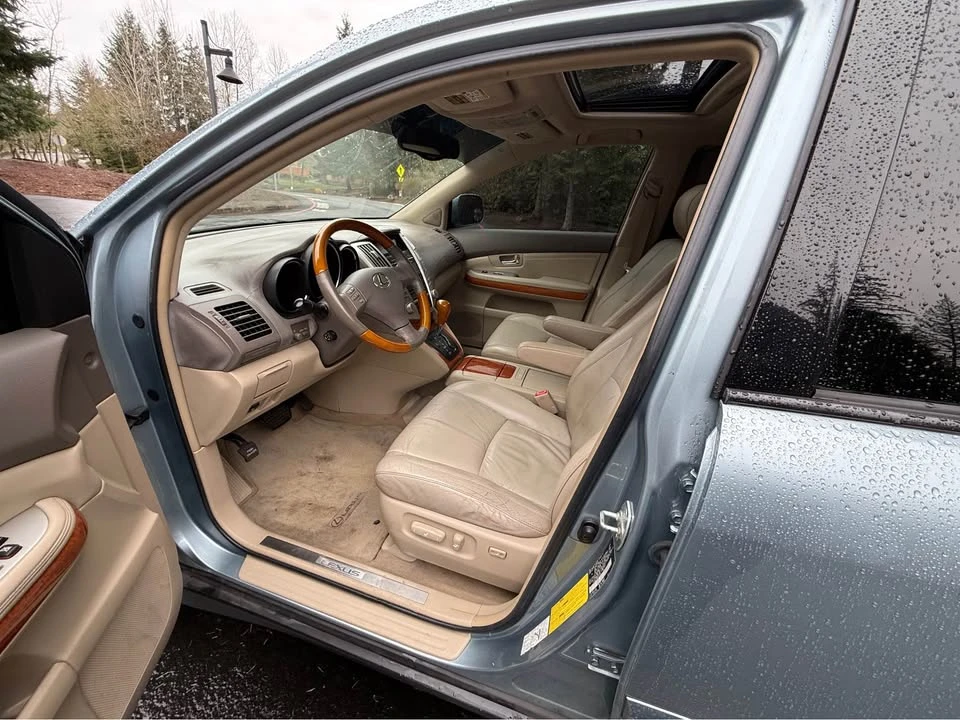 2004 Lexus RX 2nd Gen - Image 9 of 18