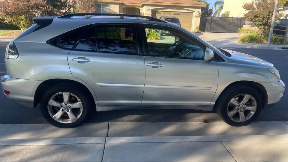 2004 Lexus RX 2nd Gen - Image 8 of 12