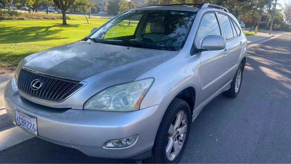 2004 Lexus RX 2nd Gen - Image 10 of 12