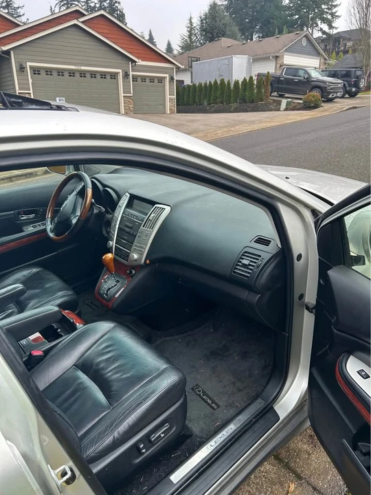 2004 Lexus RX 2nd Gen - Image 5 of 7