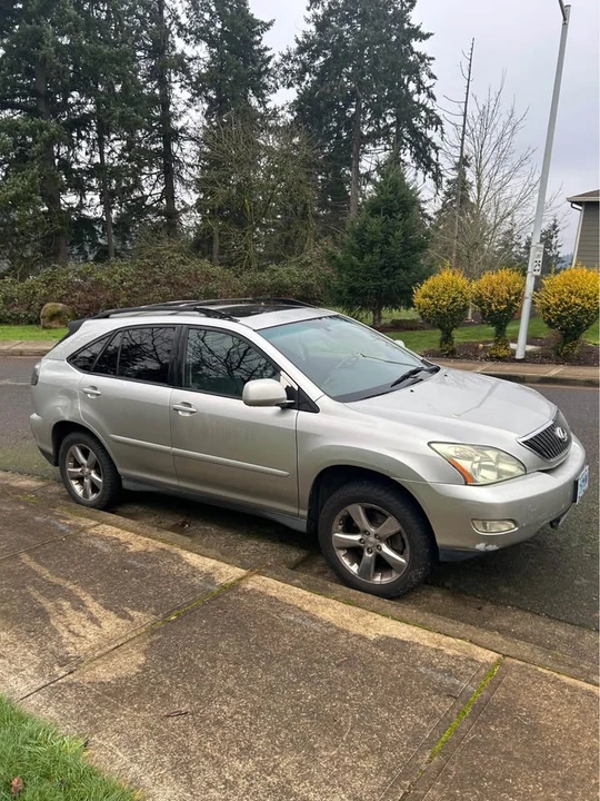 2004 Lexus RX 2nd Gen - Image 2 of 7