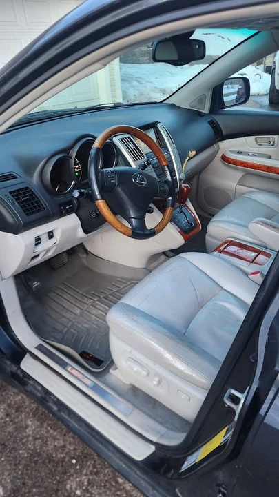 2004 Lexus RX 2nd Gen - Image 13 of 20