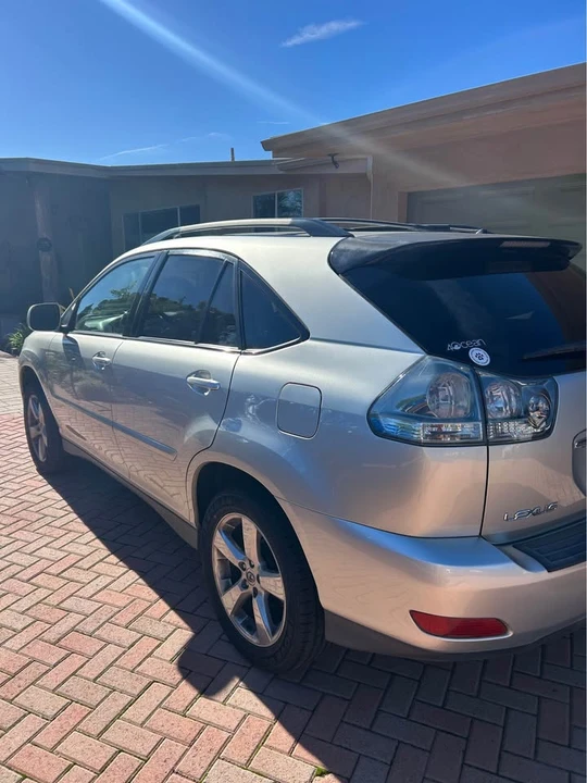 2004 Lexus RX 2nd Gen - Image 2 of 8