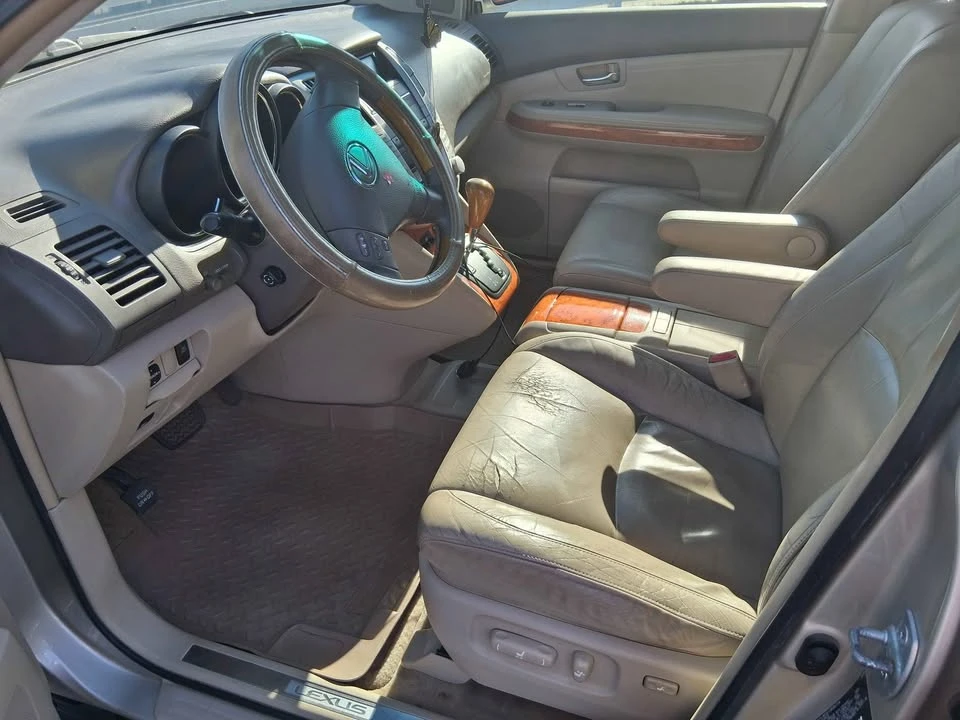 2004 Lexus RX 2nd Gen - Image 5 of 10