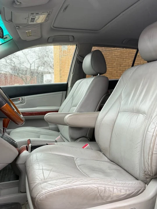 2004 Lexus RX 2nd Gen - Image 7 of 11
