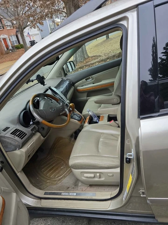 2004 Lexus RX 2nd Gen - Image 5 of 9