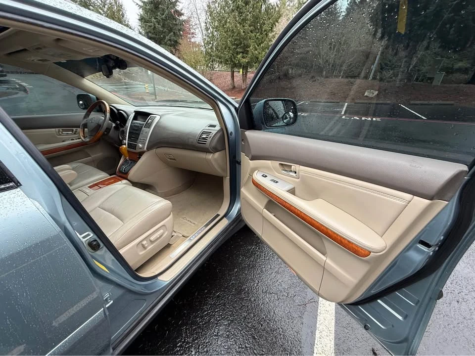 2004 Lexus RX 2nd Gen - Image 14 of 18