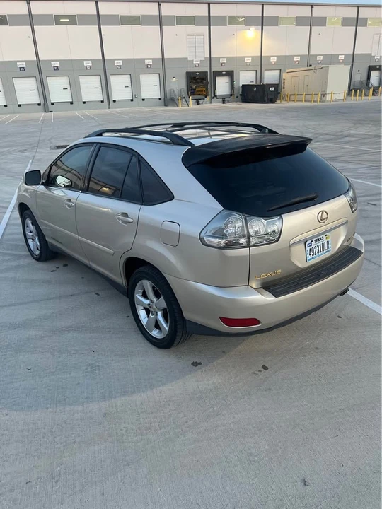 2004 Lexus RX 2nd Gen - Image 7 of 13