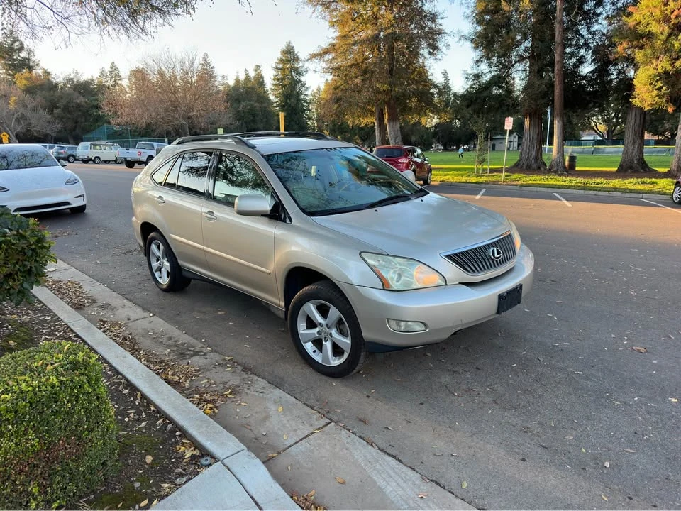 2004 Lexus RX 2nd Gen - Image 3 of 14