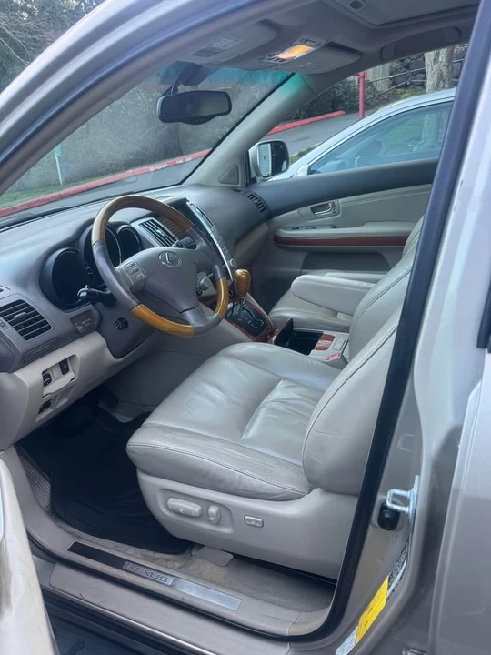 2004 Lexus RX 2nd Gen - Image 11 of 13