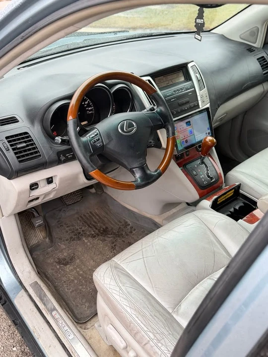 2004 Lexus RX 2nd Gen - Image 6 of 11