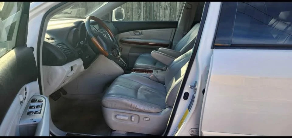 2004 Lexus RX 2nd Gen - Image 2 of 9