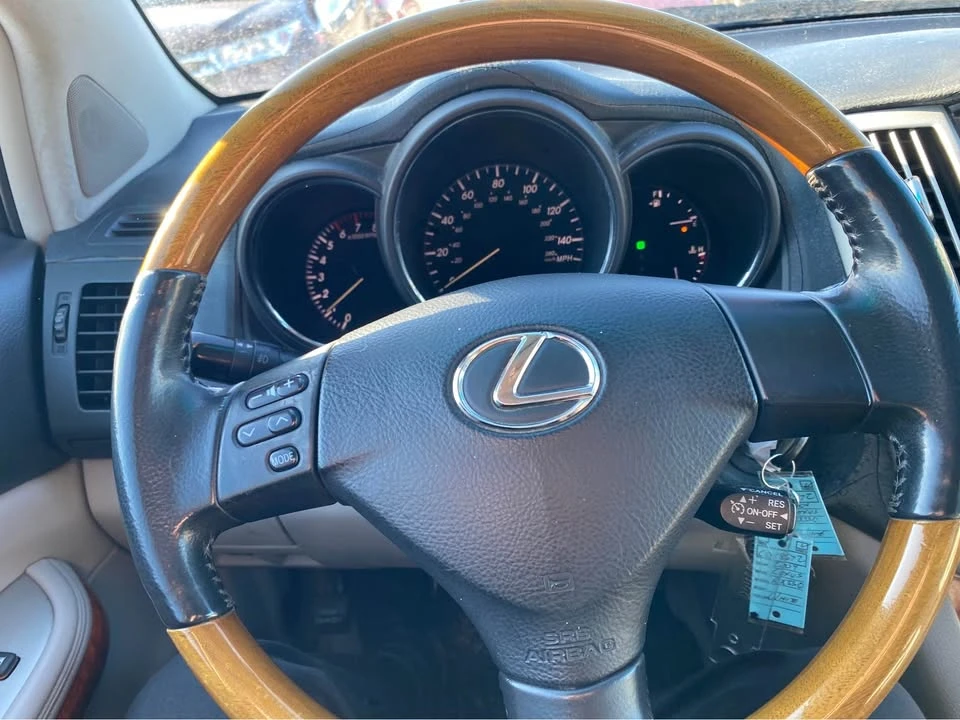 2004 Lexus RX 2nd Gen - Image 13 of 15