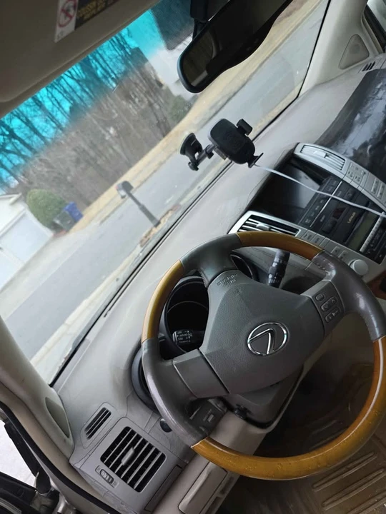 2004 Lexus RX 2nd Gen - Image 3 of 9
