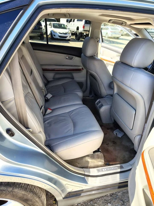 2004 Lexus RX 2nd Gen - Image 7 of 9